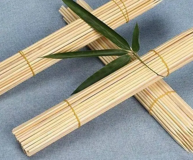 Бамбуковые шпажки комплект 200 шт — для шашлычков и барбекю.